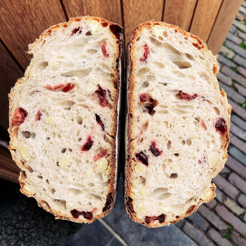 amandelbrood met veenbessen